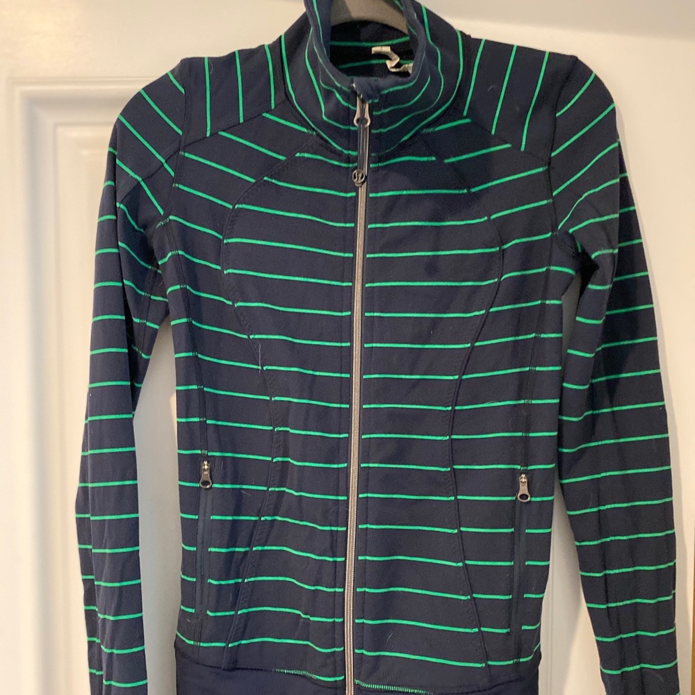 Size 4 lulu zip up navy with green stripes